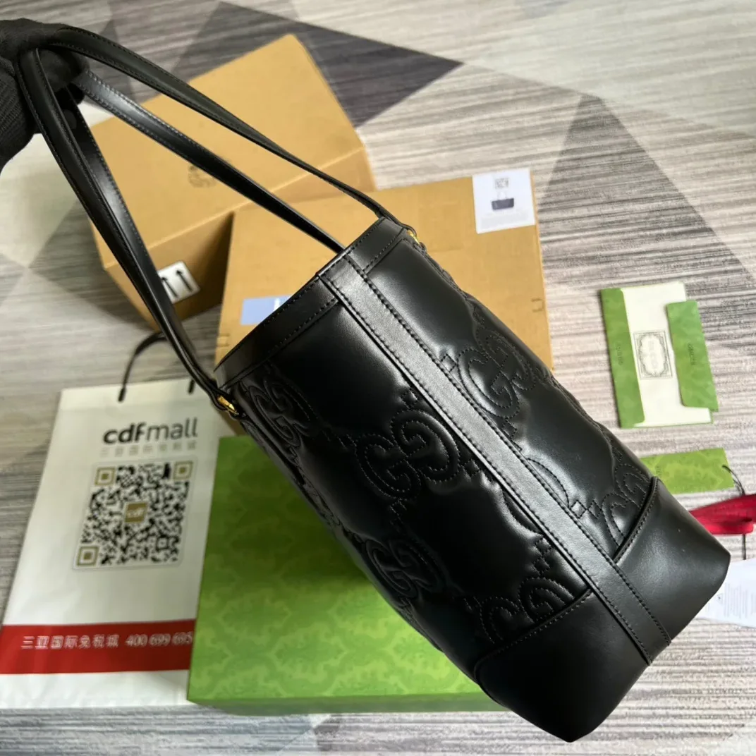 Gucci GG Matelasse Medium Tote Bag / Black Gold Hardware ? UM8IG 1000