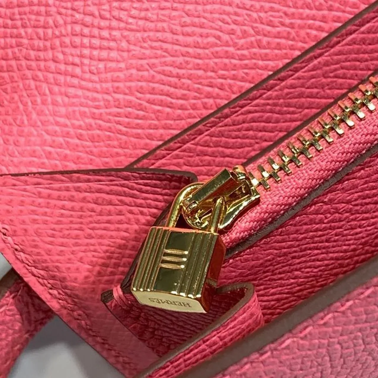Hermes Kelly Wallet To Go Woc Pink With Gold Toned Hardware Bag / Hermes Kelly Wallet To Go Woc Pink With Gold Toned Hardware Bag /