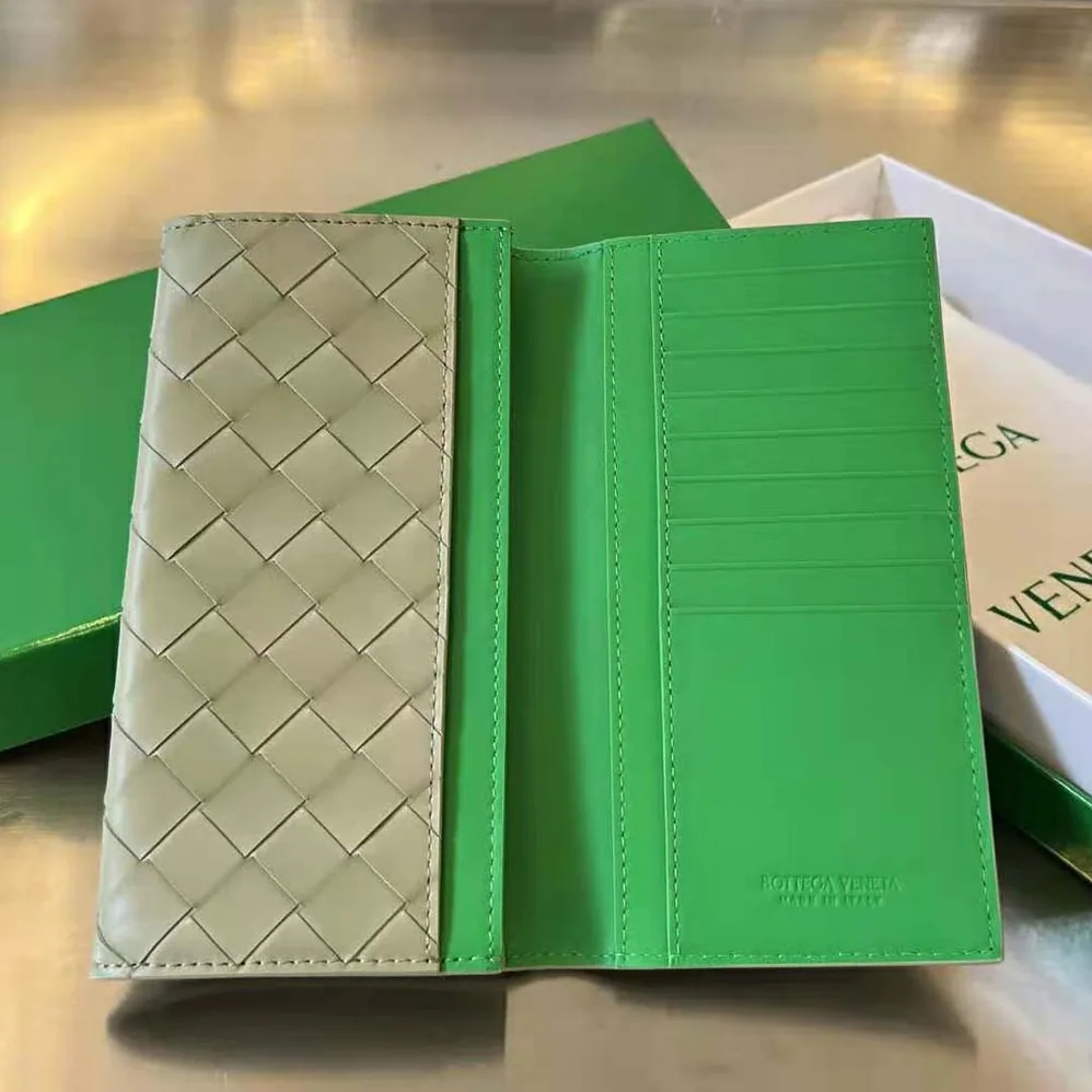 Bottega Veneta Long Intrecciato Wallet for Unisex in Green