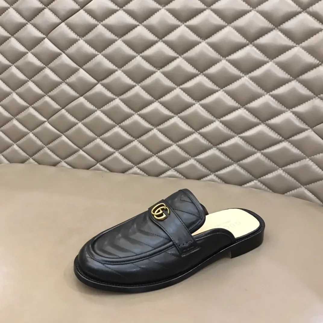 Gucci Slipper With Interlocking G Black Gucci Slipper With Interlocking G Black