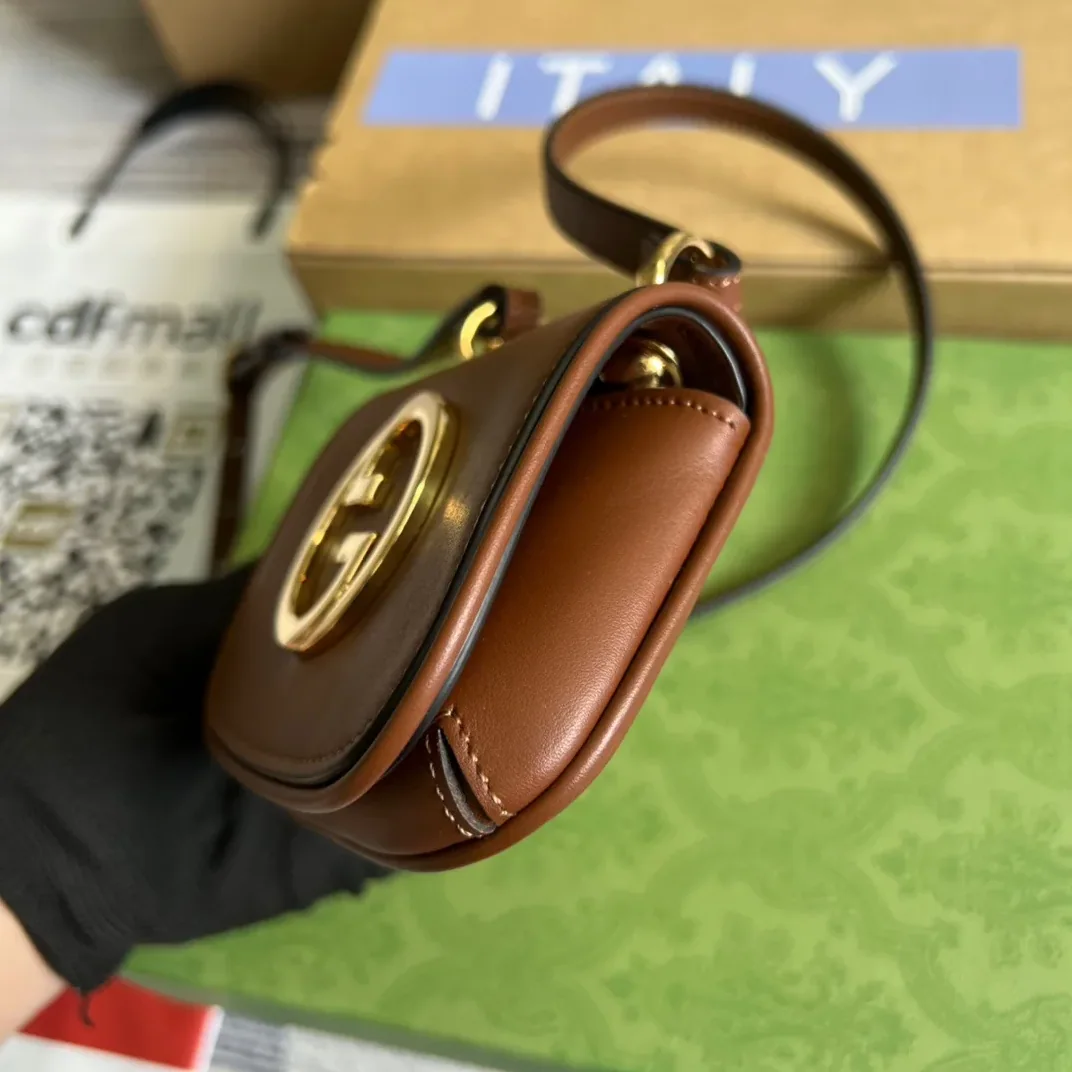 Gucci Blondie Card Case Wallet Shoulder Bag in Brown Gold Hardware Gucci Blondie Card Case Wallet Shoulder Bag in Brown Gold Hardware