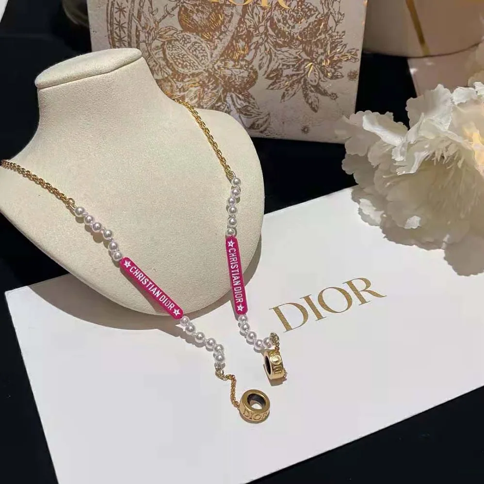 Dior D-Vibe Necklace for Headphones Gold-Finish Metal and White Resin Pearls for Women Dior D-Vibe Necklace for Headphones Gold-Finish Metal and White Resin Pearls for Women