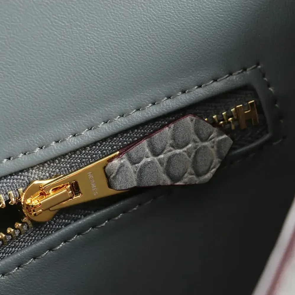 Hermes Constance 18 Matte Alligator Gris Cement for Women in Grey
