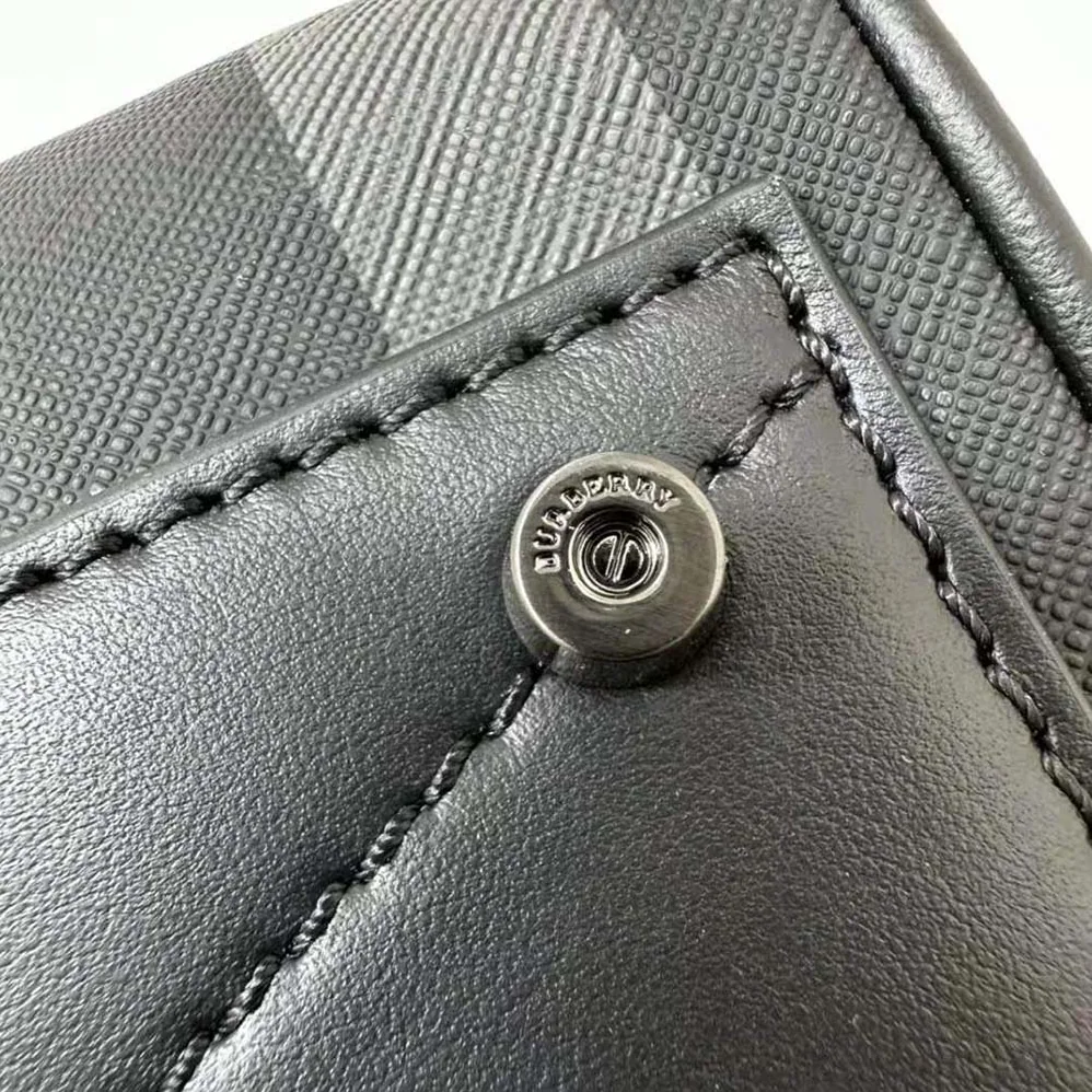 Burberry Boston Holdall for Men in Gray Burberry Boston Holdall for Men in Gray