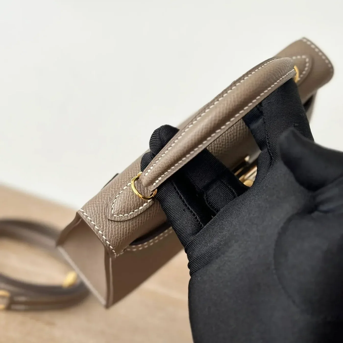 Hermes Kelly Mini Top Handle Bag / Etoupe Epsom Gold Hardware 's Hermes Kelly Mini Top Handle Bag / Etoupe Epsom Gold Hardware 's