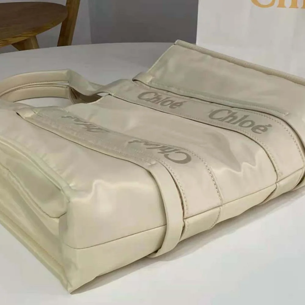 Chloe Large Woody Tote Bag for Women in White Chloe Large Woody Tote Bag for Women in White