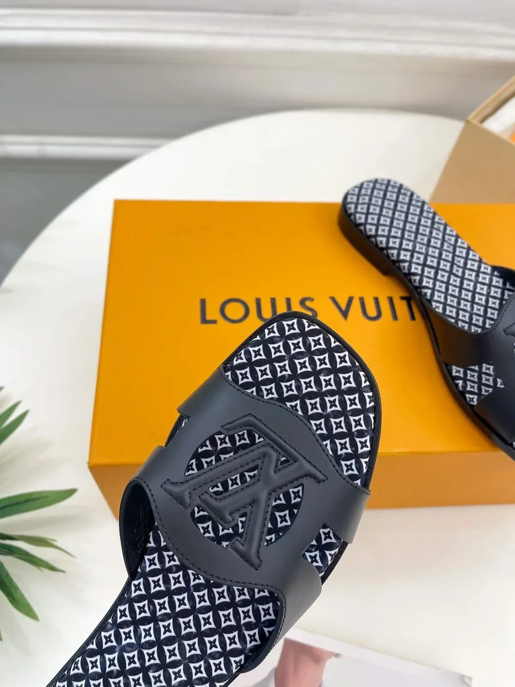 Louis Vuitton Isola Flat Mule LV Black Louis Vuitton Isola Flat Mule LV Black