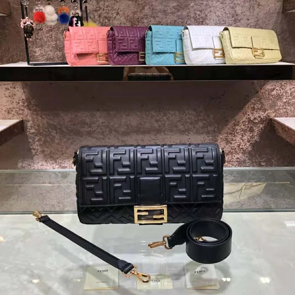 Fendi Iconic Large Baguette Leather Bag for Women in Black Fendi Iconic Large Baguette Leather Bag for Women in Black