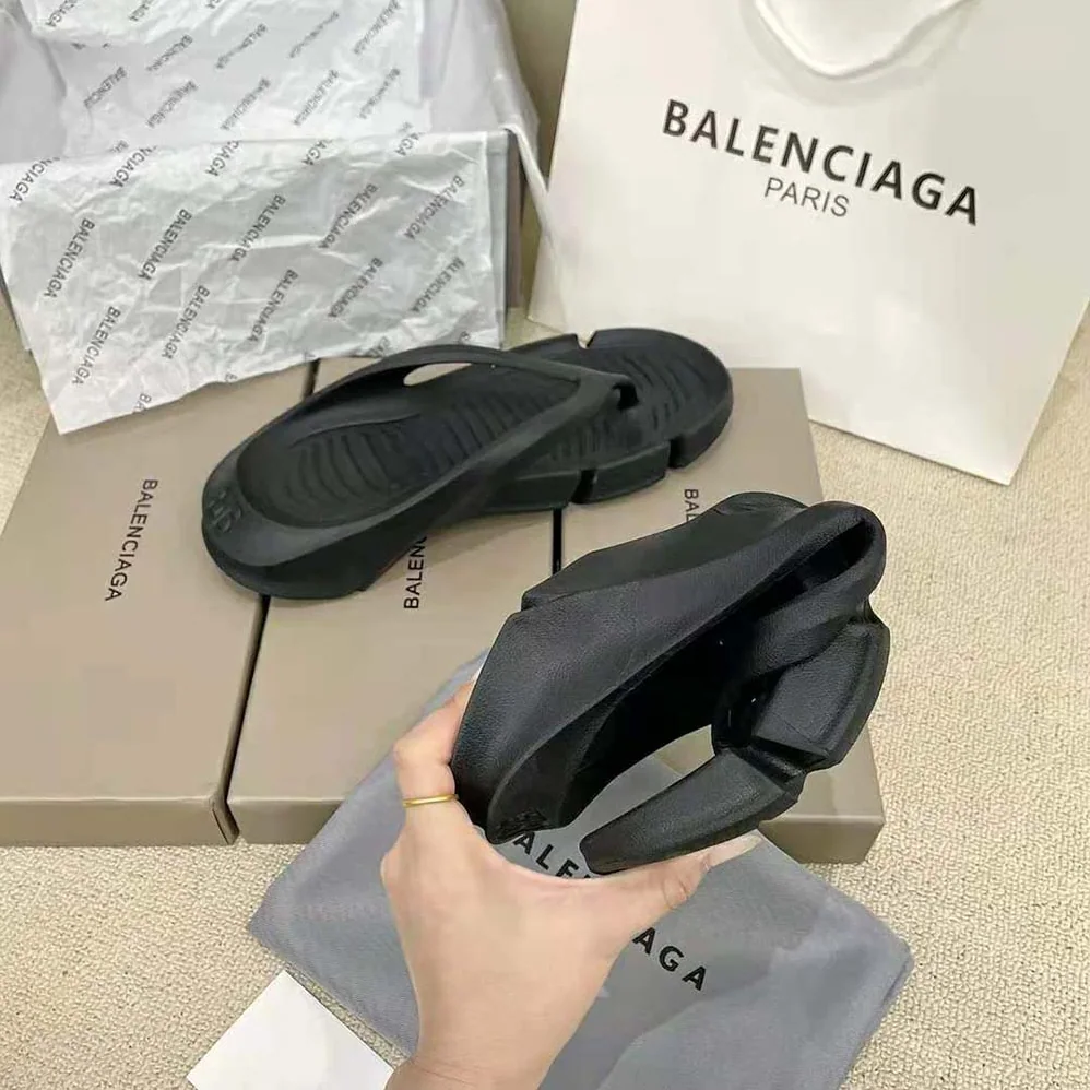 Balenciaga Mold Thong Sandal in Black for Women Balenciaga Mold Thong Sandal in Black for Women