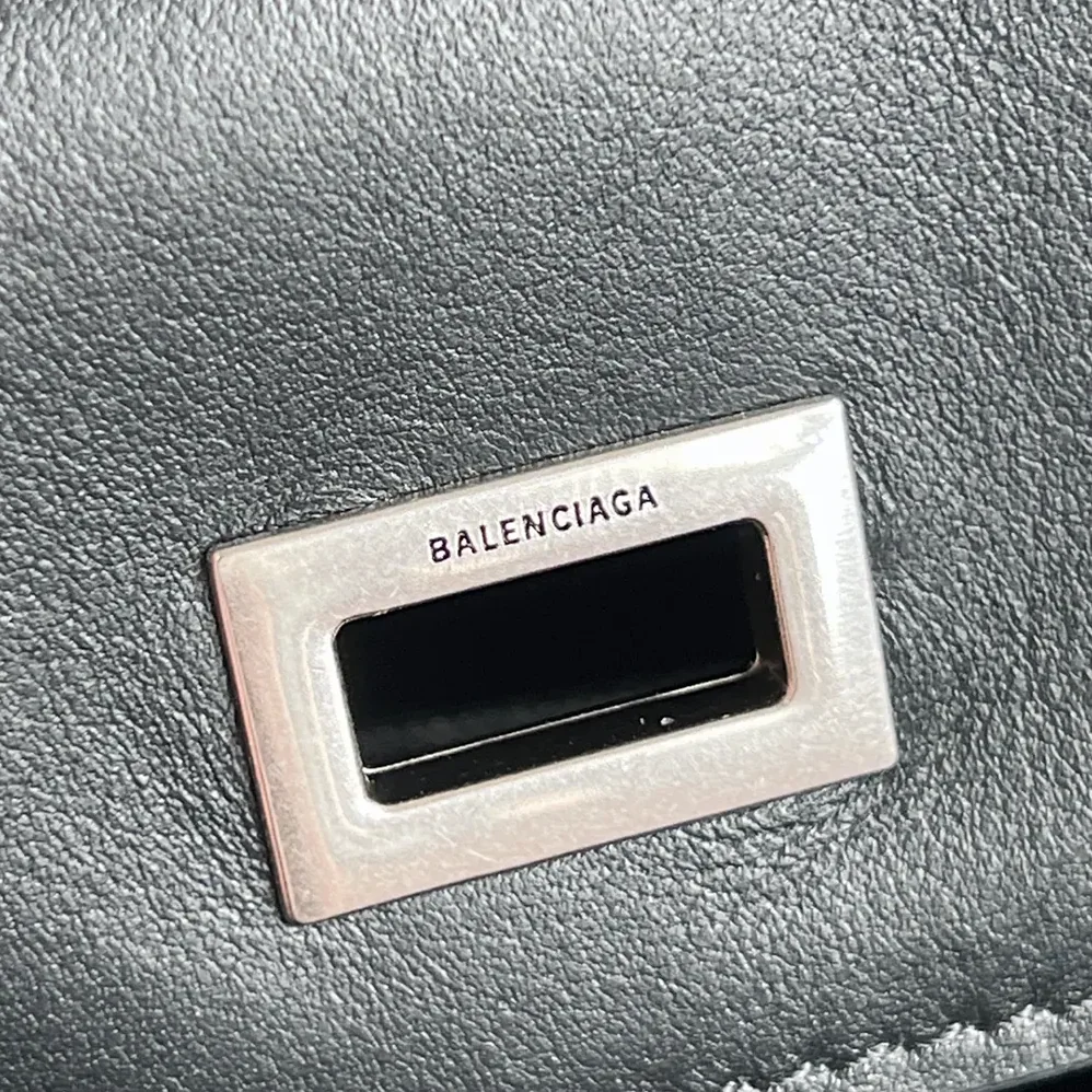 Balenciaga Rodeo Medium Handbag in Black Smooth Calfskin for Women in Silver Balenciaga Rodeo Medium Handbag in Black Smooth Calfskin for Women in Silver