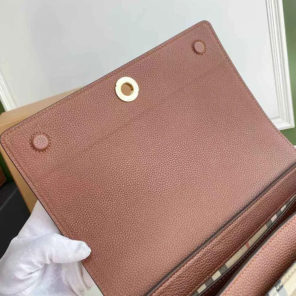 Burberry Vintage Check and Leather Note Crossbody Bag for Women in Brown Burberry Vintage Check and Leather Note Crossbody Bag for Women in Brown