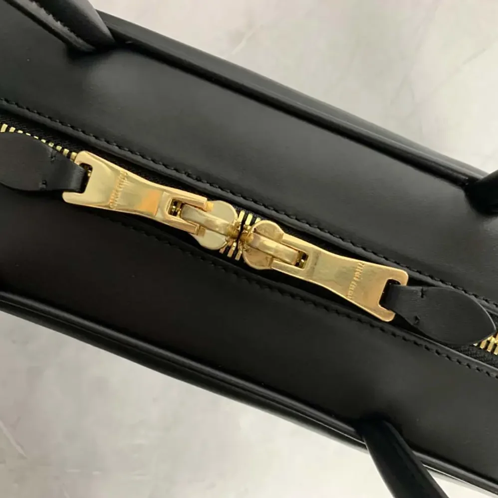 Miu Miu Beau Leather Top-handle Bag for Women in Black Miu Miu Beau Leather Top-handle Bag for Women in Black
