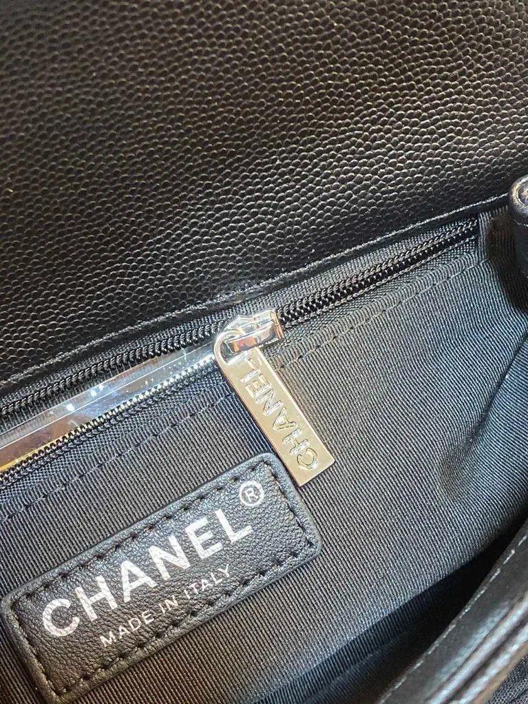 Chanel Small Flap Bag Black / Chanel Small Flap Bag Black /