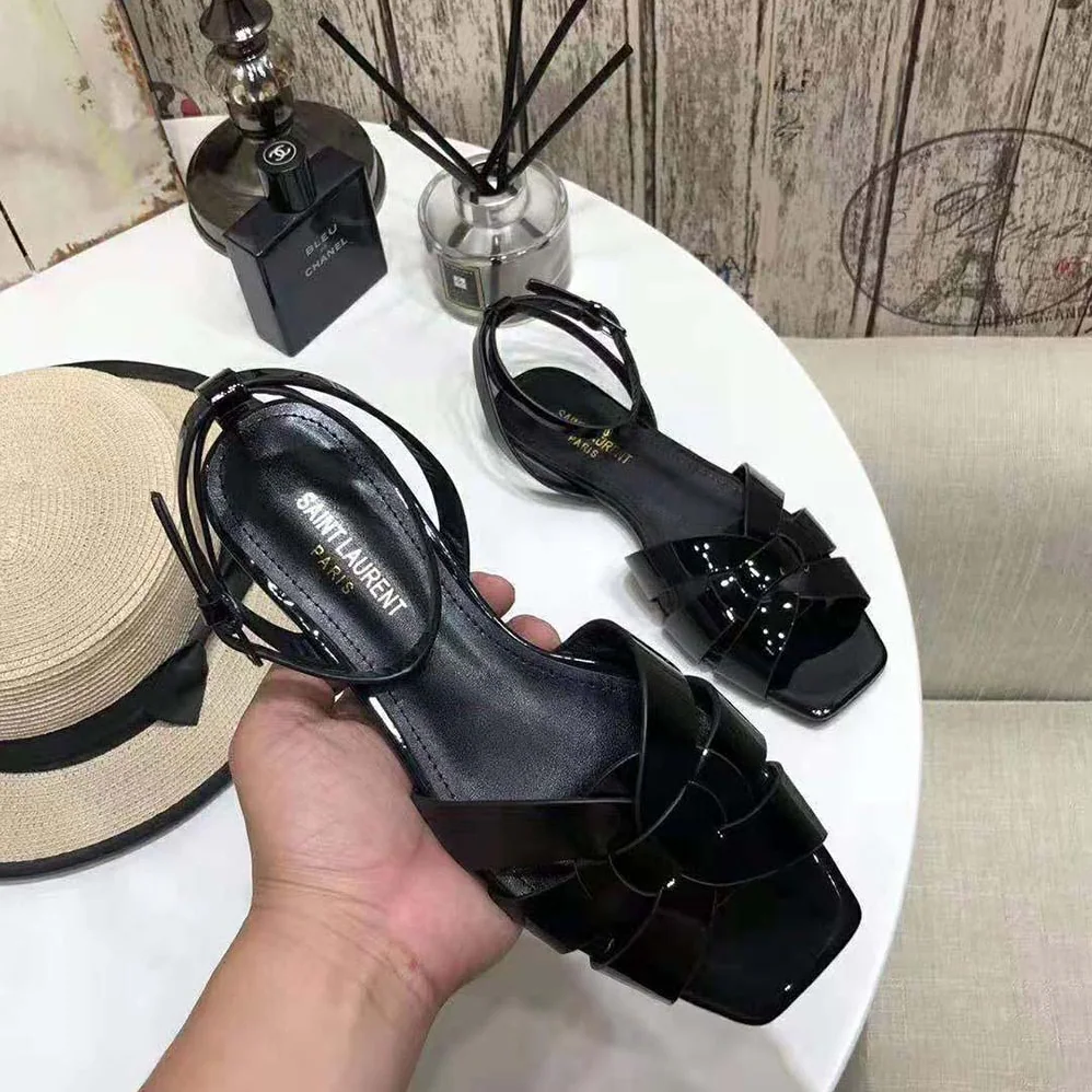 Saint Laurent YSL Tribute Flat Sandals in Patent Leather for Women Saint Laurent YSL Tribute Flat Sandals in Patent Leather for Women