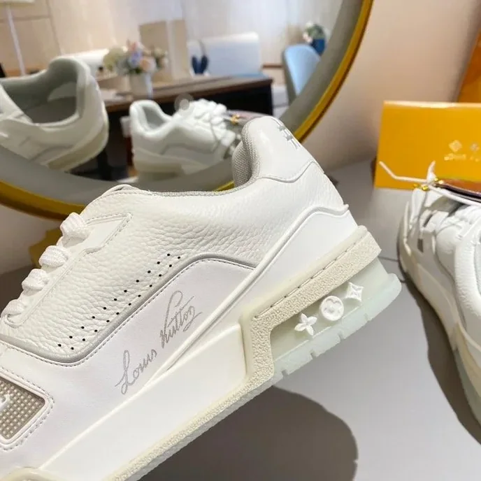 Louis Vuitton Trainer Sneaker Rubber Grain White Virgil Abloh LV 1A8WAX Louis Vuitton Trainer Sneaker Rubber Grain White Virgil Abloh LV 1A8WAX