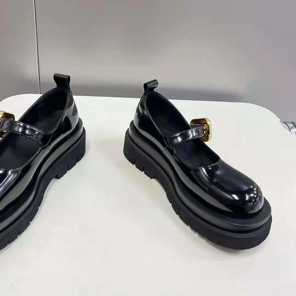 Bottega Veneta Lug Mary-Jane Flats for Women in Black Bottega Veneta Lug Mary-Jane Flats for Women in Black