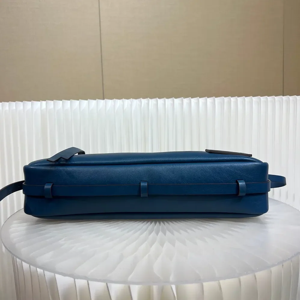 Fendi Simply Fendi Medium Blue Leather Bag for Unisex Fendi Simply Fendi Medium Blue Leather Bag for Unisex