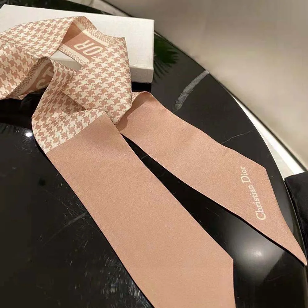 Dior 30 Montaigne Mitzah Scarf Rose Des Vents and White Silk Twill for Women Dior 30 Montaigne Mitzah Scarf Rose Des Vents and White Silk Twill for Women
