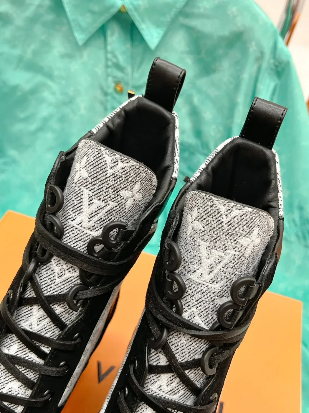 Louis Vuitton Laureate Desert Boots Grey Louis Vuitton Laureate Desert Boots Grey