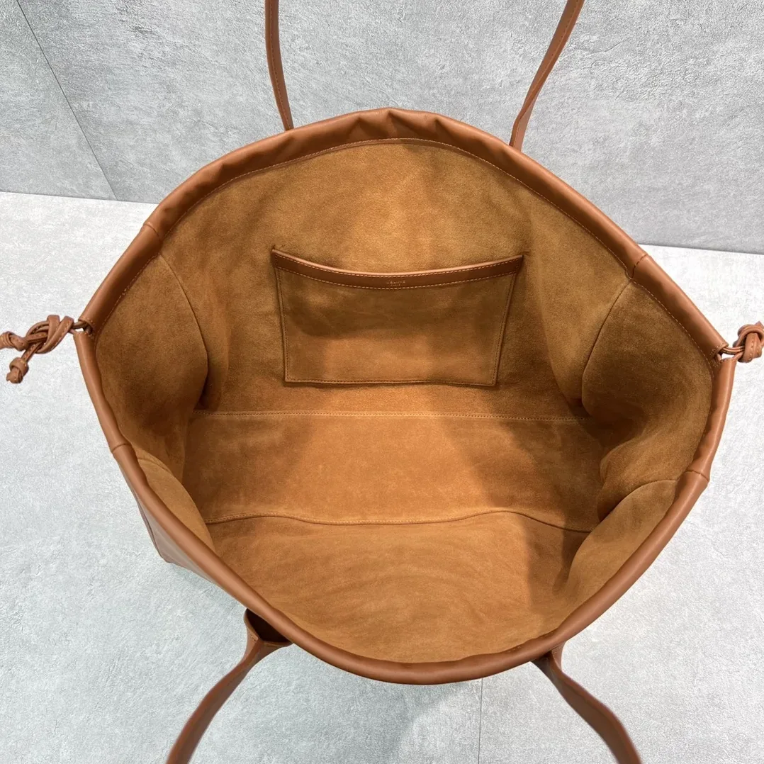 Celine Cabas Drawstring Cuir Triomphe Tan / .04LU Celine Cabas Drawstring Cuir Triomphe Tan / .04LU