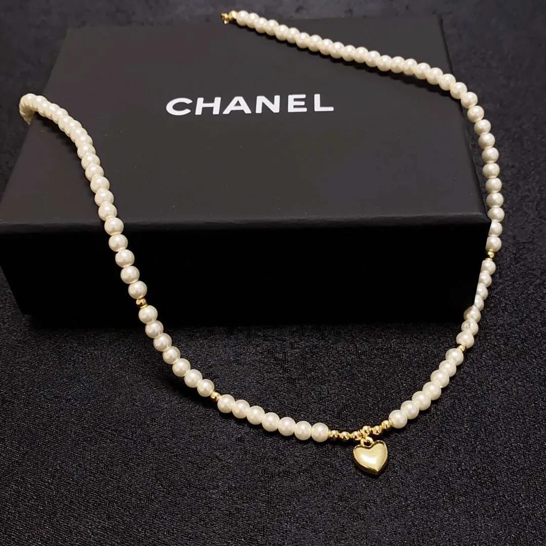 Chanel Heart Pearl Necklace White Chanel Heart Pearl Necklace White