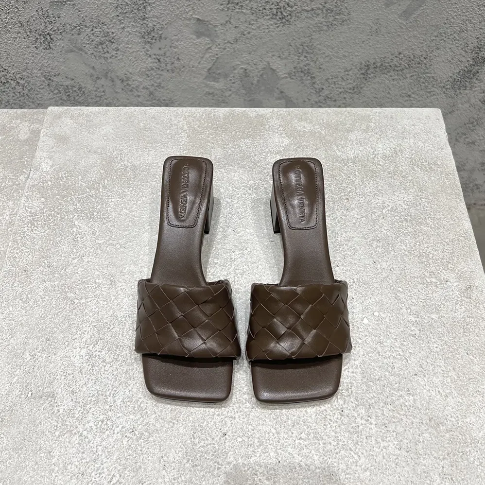 Bottega Veneta Parco Mule for Women in Chocolate Bottega Veneta Parco Mule for Women in Chocolate