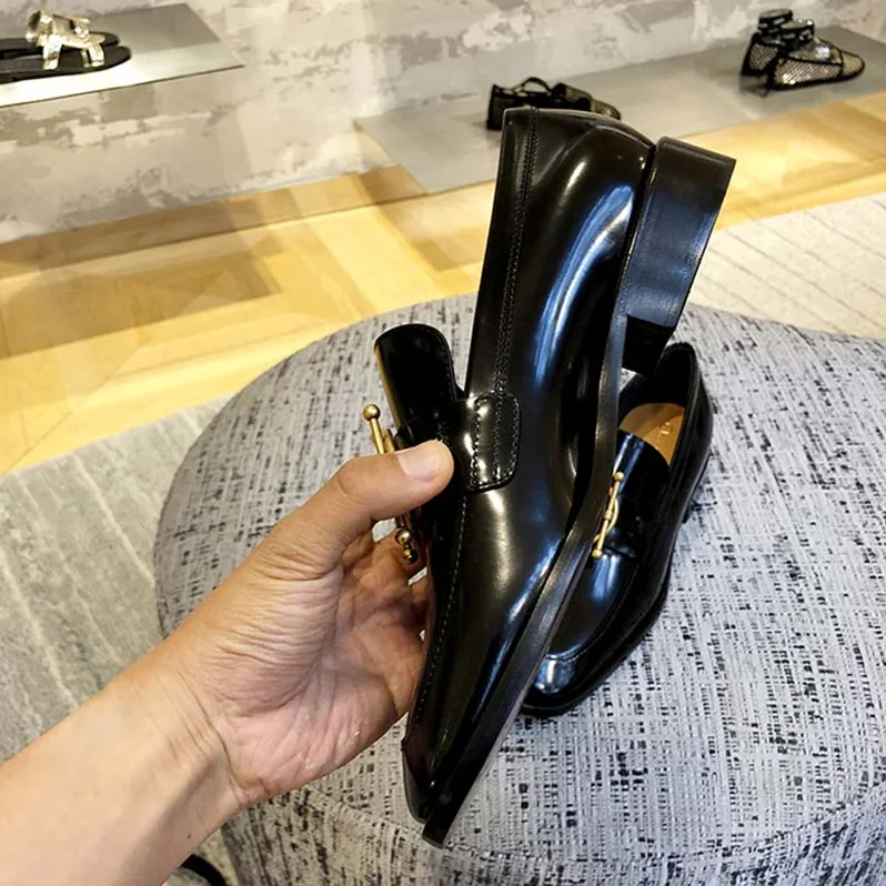 Dior “Diordirection” Loafer in Black Glazed Calfskin 20mm Heel for Women Dior “Diordirection” Loafer in Black Glazed Calfskin 20mm Heel for Women