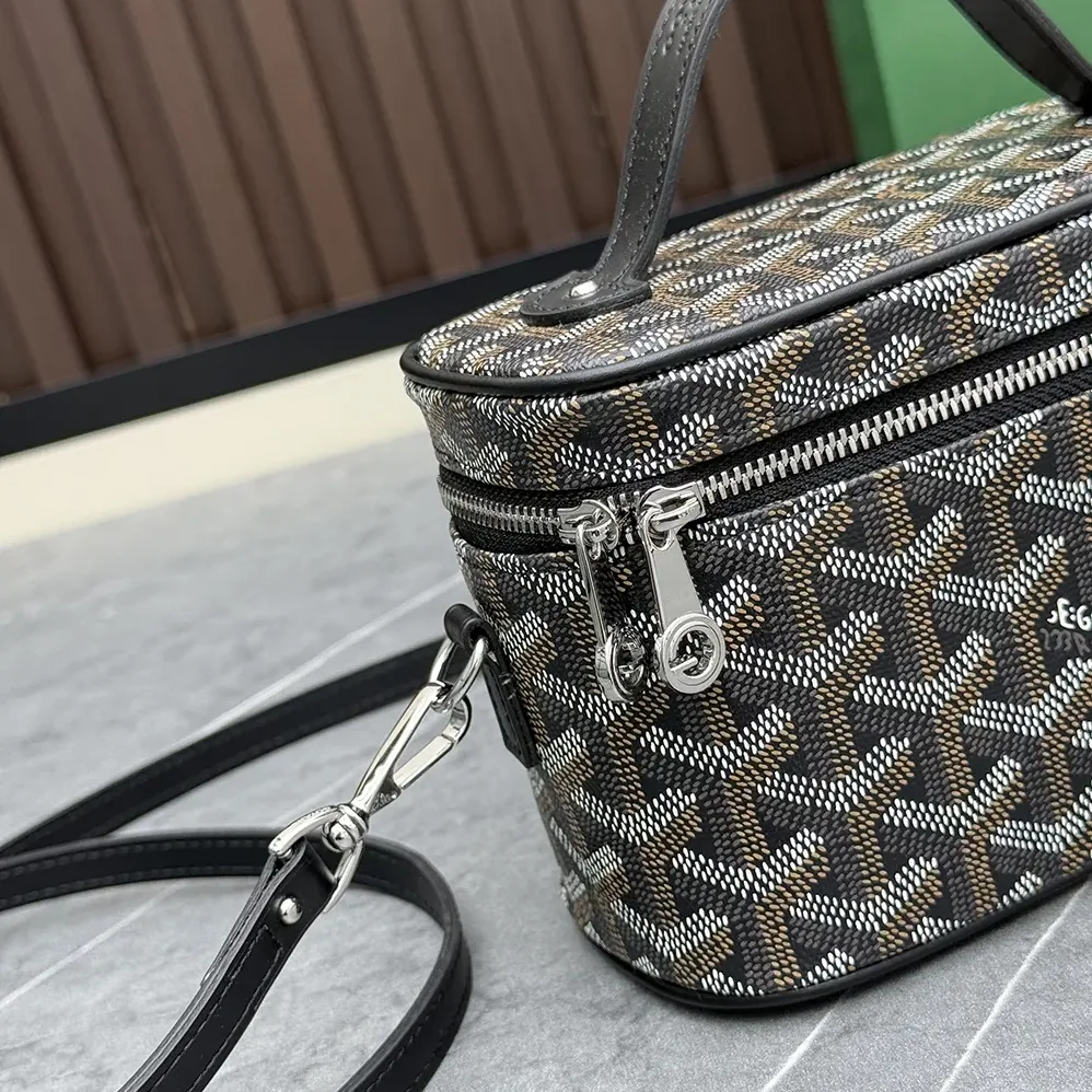 Goyard Muse Mini Vanity for Unisex in Black Goyard Muse Mini Vanity for Unisex in Black