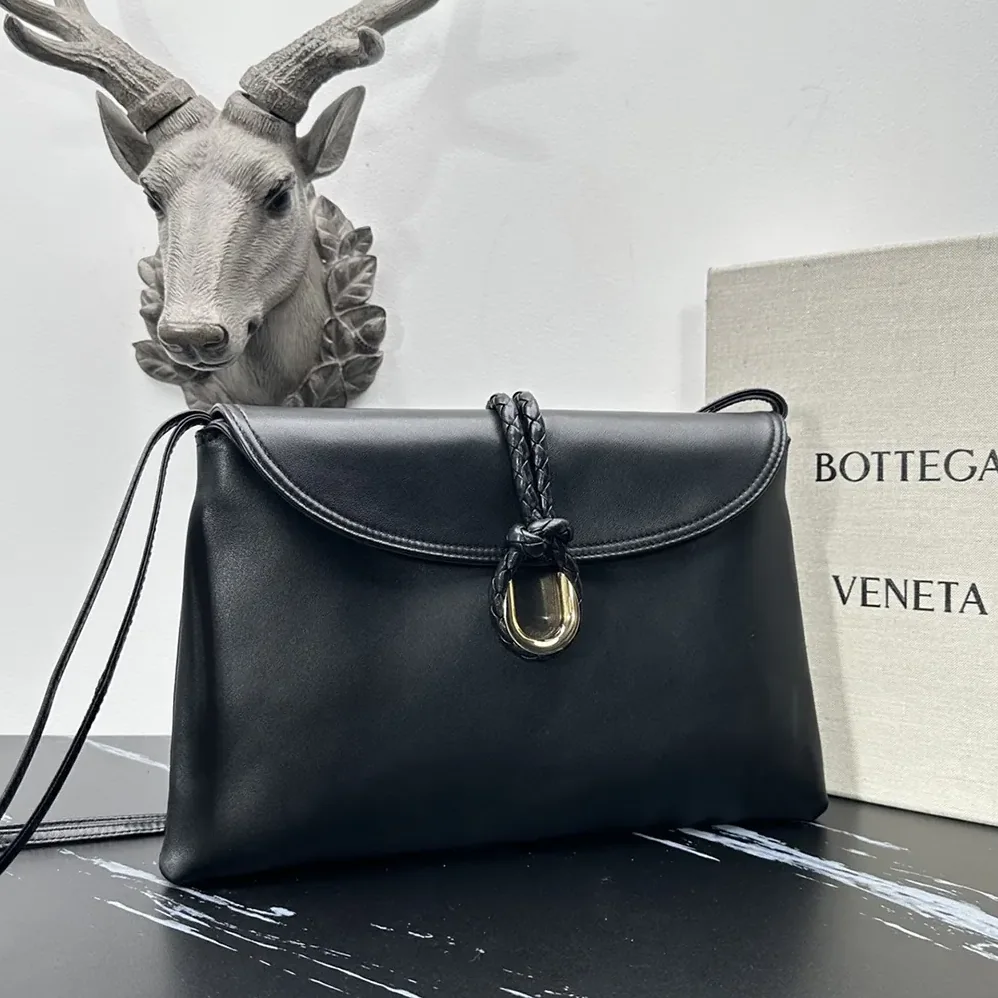 Bottega Veneta Liberta Cross-body Bag in Smooth Calf Leather for Women in Black