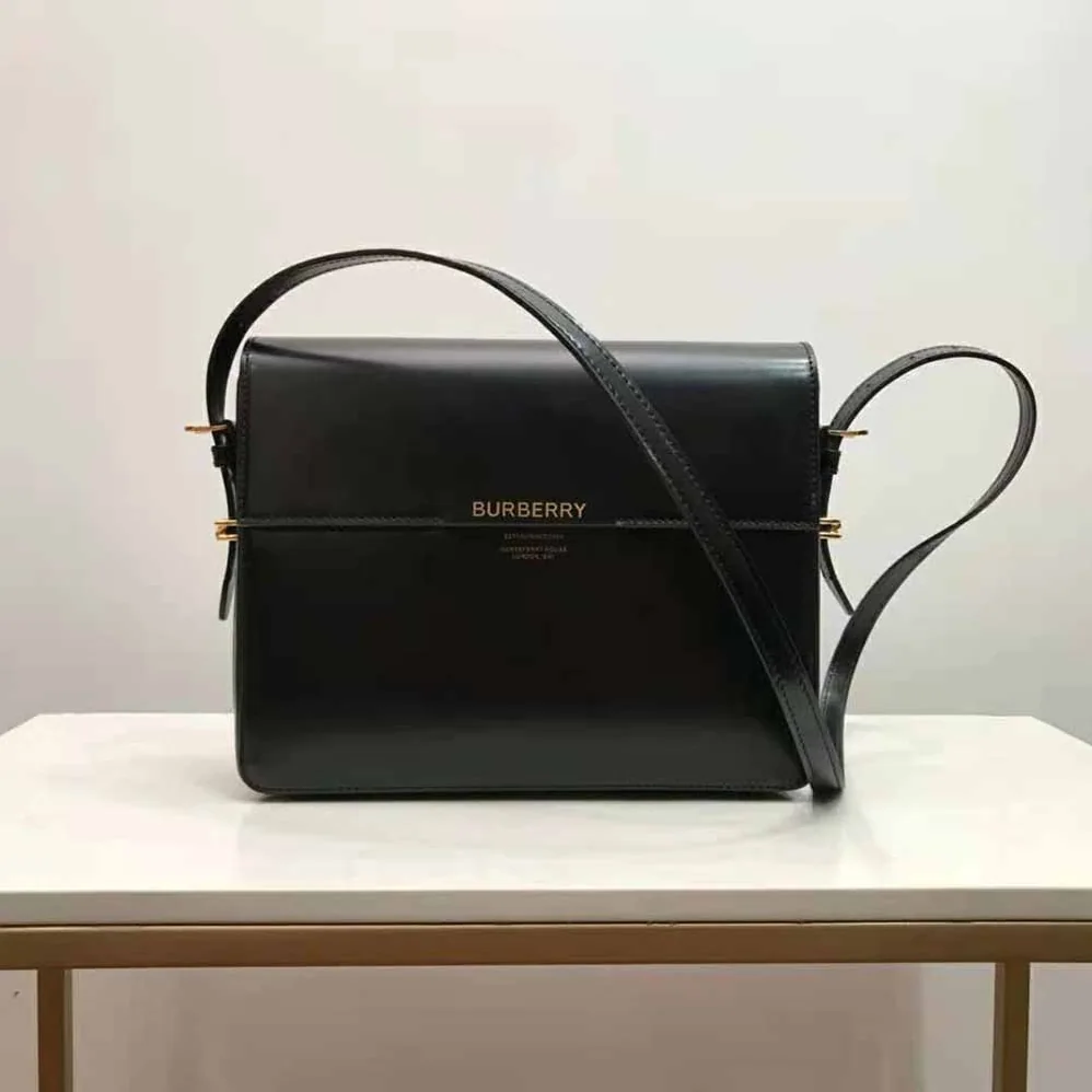 Burberry Large Leather Grace Bag for Women in Black Burberry Large Leather Grace Bag for Women in Black