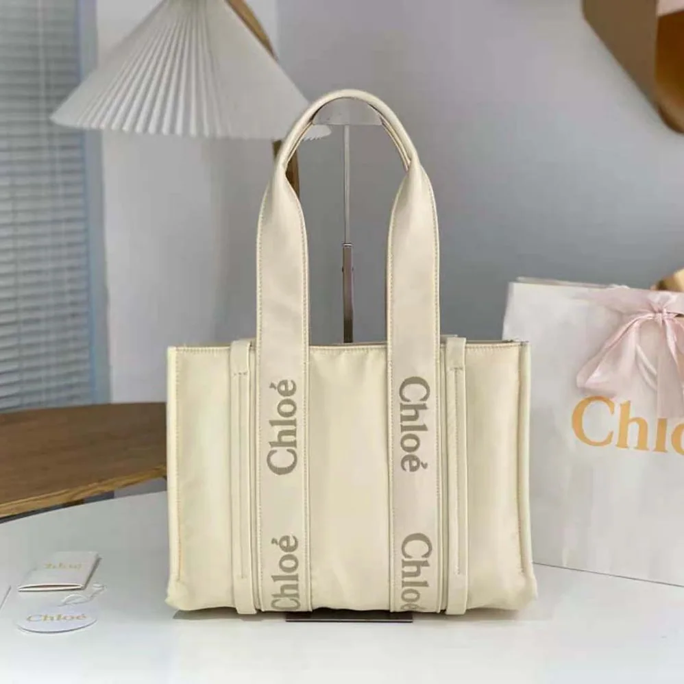 Chloe Medium Woody Tote Bag for Women in White