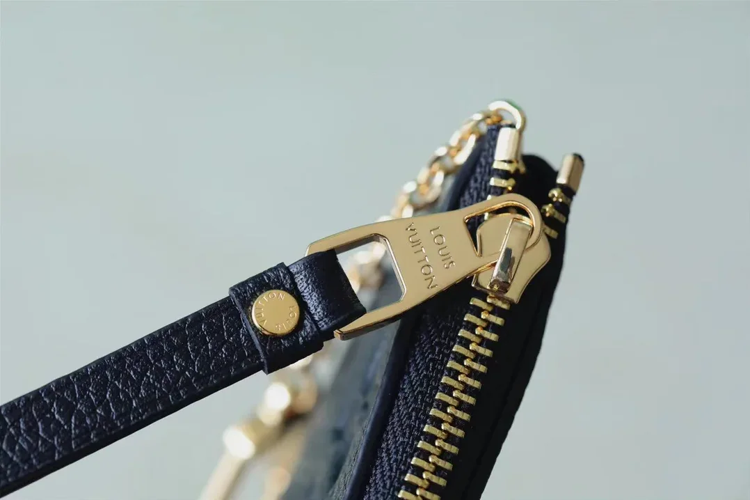 Louis Vuitton Key Pouch Monogram Empreinte Black Louis Vuitton Key Pouch Monogram Empreinte Black