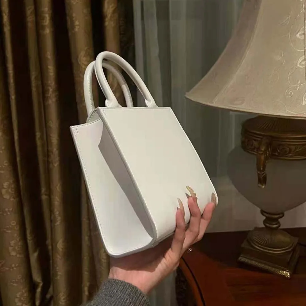 Dolce Gabbana D&G DG Daily Mini Shopper for Women in White Dolce Gabbana D&G DG Daily Mini Shopper for Women in White