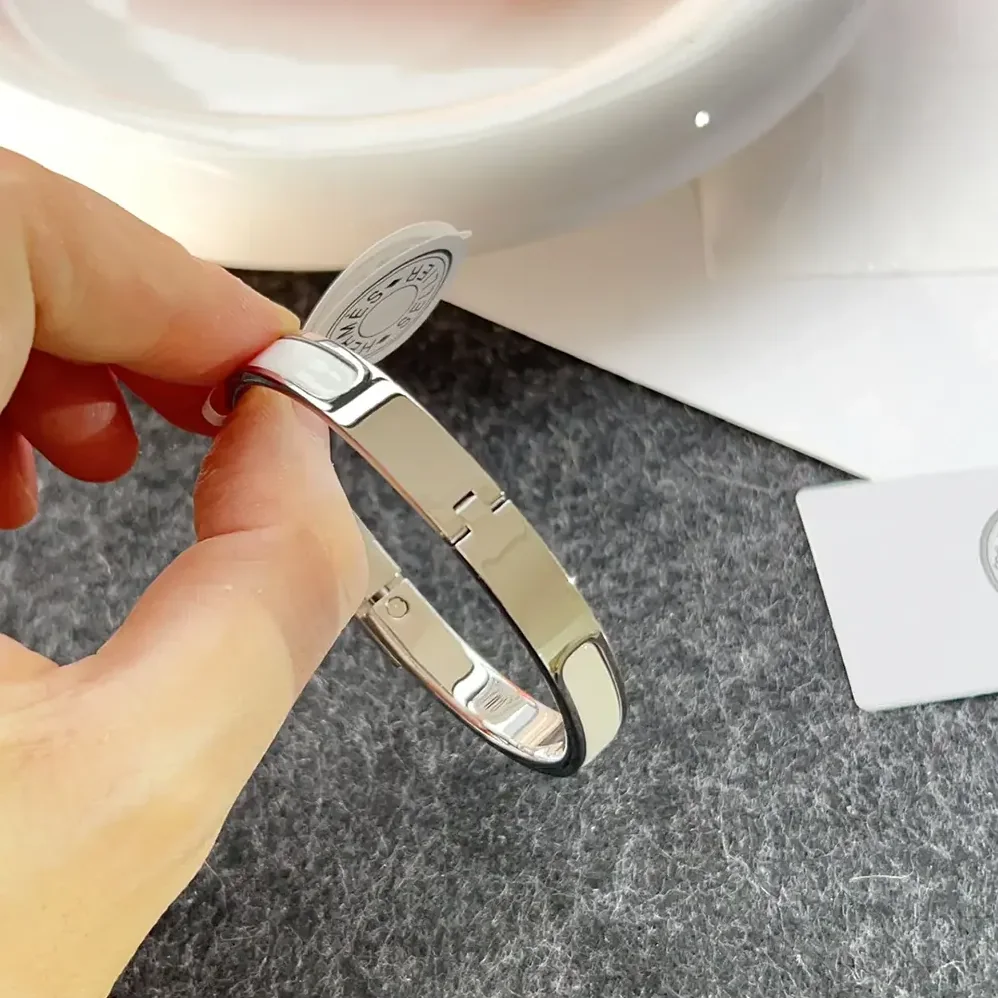 Hermes Mini Clic Kelly Bracelet for Unisex in White