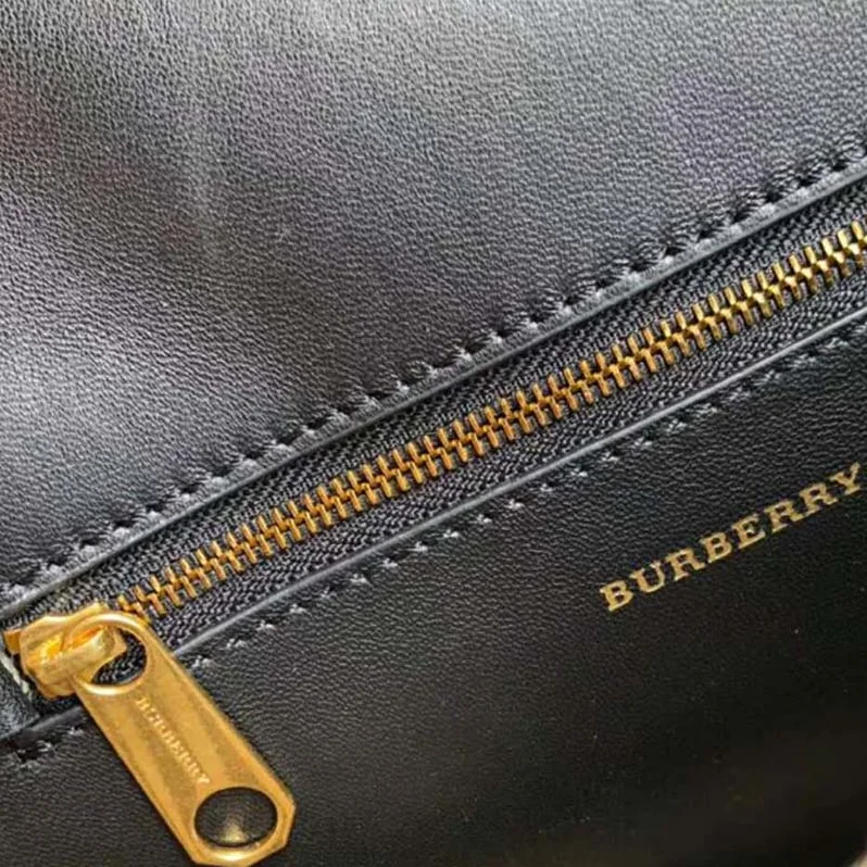 Burberry The Leather Link Bag for Women in Black
