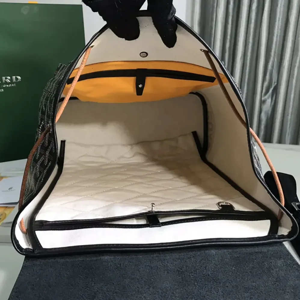 Goyard Alpin MM Backpack for Unisex in Black Goyard Alpin MM Backpack for Unisex in Black