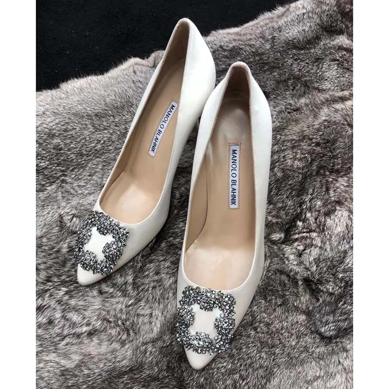 Manolo Blahnik Hangisi Satin Jewel Buckled Pumps Shoes White for Women Manolo Blahnik Hangisi Satin Jewel Buckled Pumps Shoes White for Women
