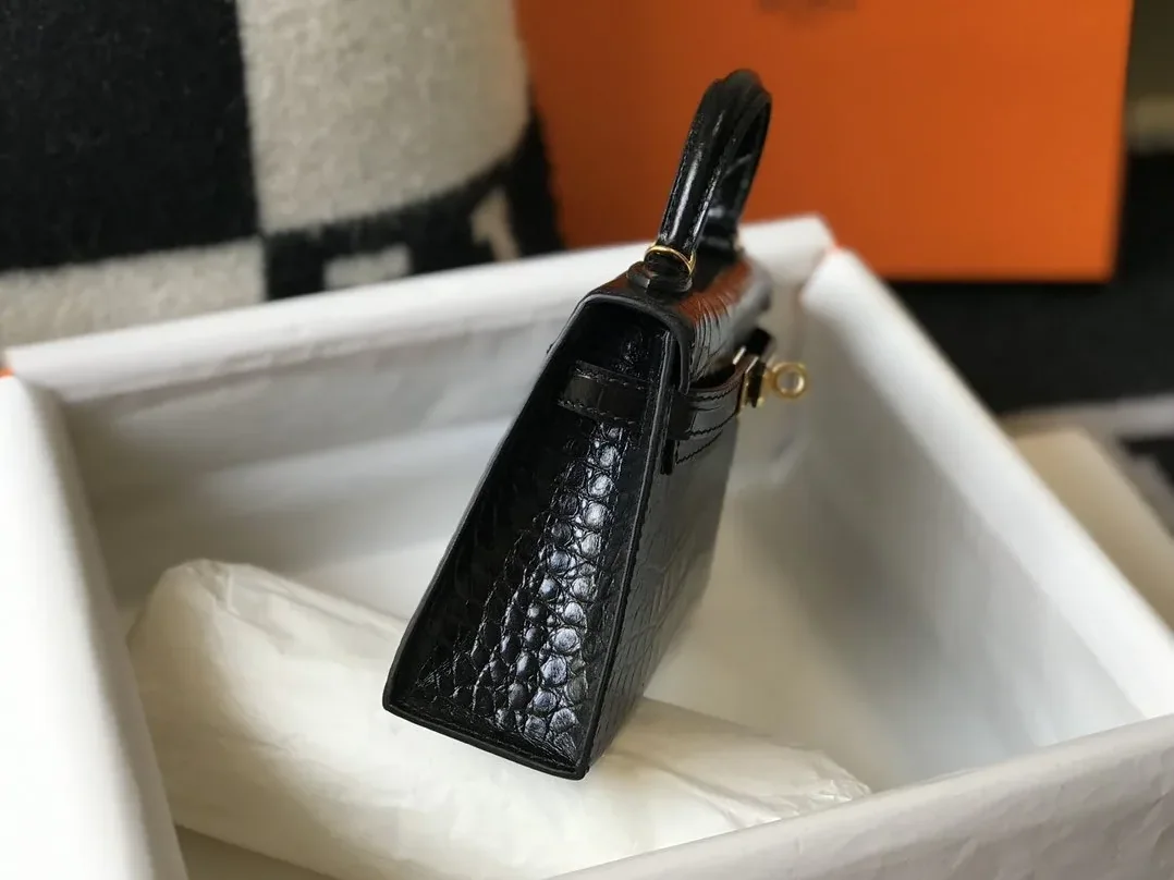 Hermes Kelly Black Gold Toned Hardware / Hermes Kelly Black Gold Toned Hardware /