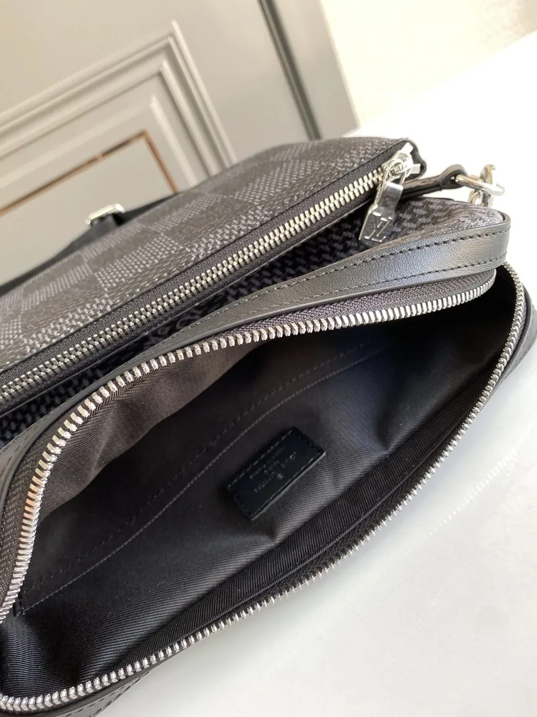 Louis Vuitton Trio Messenger Damier Graphite Black Louis Vuitton Trio Messenger Damier Graphite Black