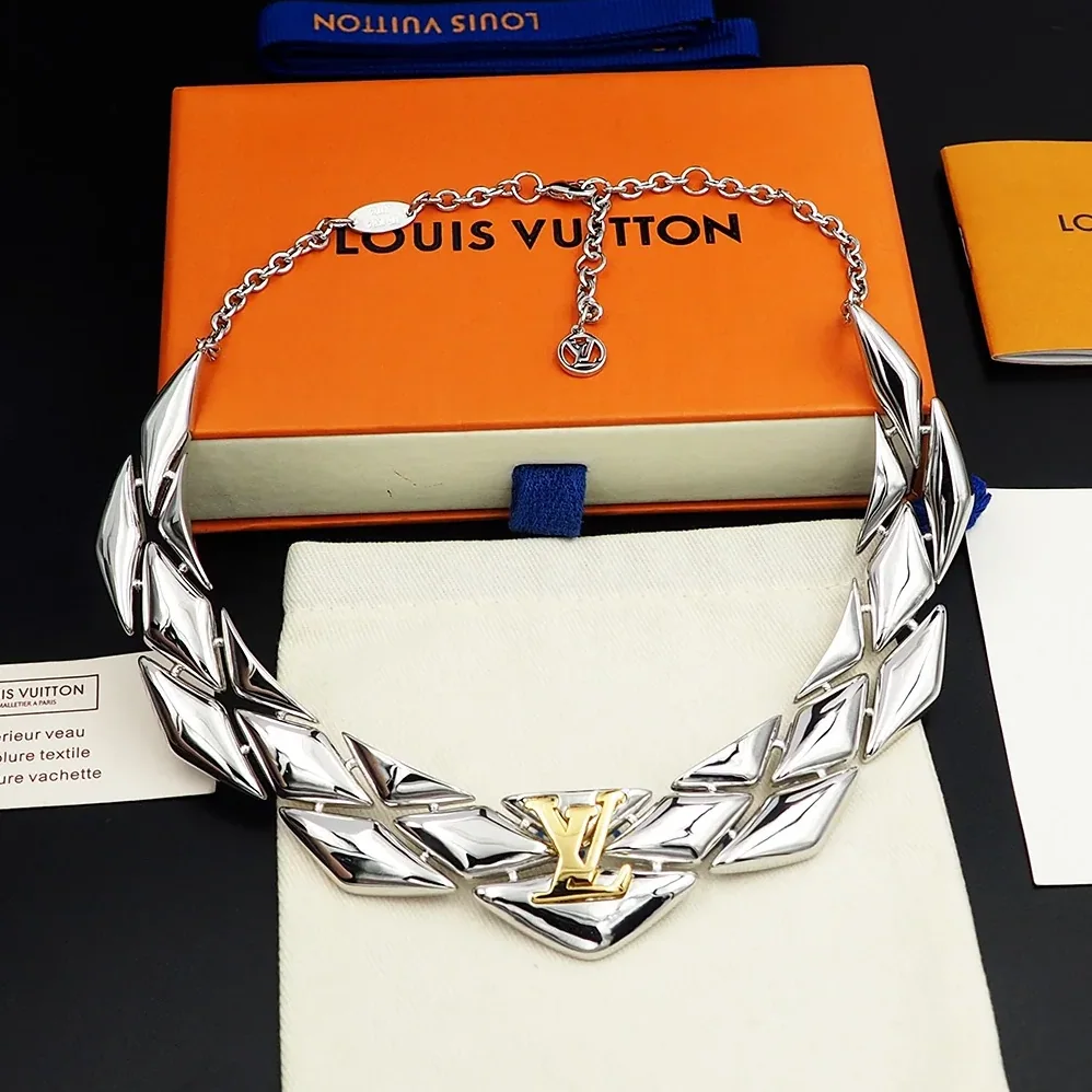 Louis Vuitton Donkey Necklace Silver Louis Vuitton Donkey Necklace Silver