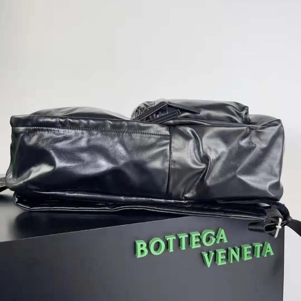 Bottega Veneta Medium Archetype Backpack Crafted from Supple Lambskin Leather for Men in Black