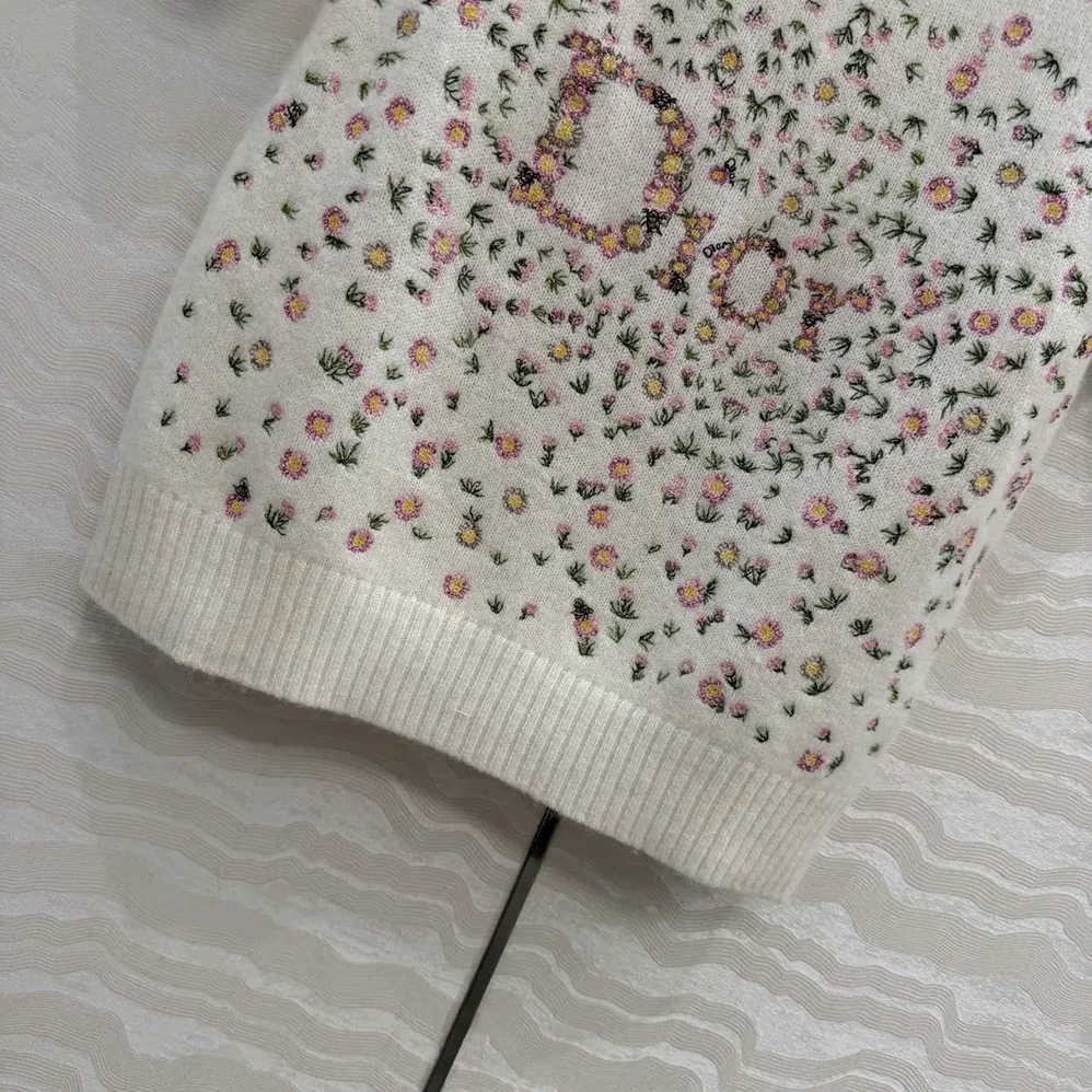 Dior Short-Sleeved Embroidered Sweater Multicolor Daisy Garden Cashmere Knit for Women Dior Short-Sleeved Embroidered Sweater Multicolor Daisy Garden Cashmere Knit for Women