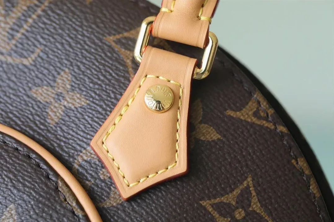 Louis Vuitton Ellipse BB Handbag Created By Nicolas Ghesquiere From Classic Monogram Canvas Brown / Louis Vuitton Ellipse BB Handbag Created By Nicolas Ghesquiere From Classic Monogram Canvas Brown /