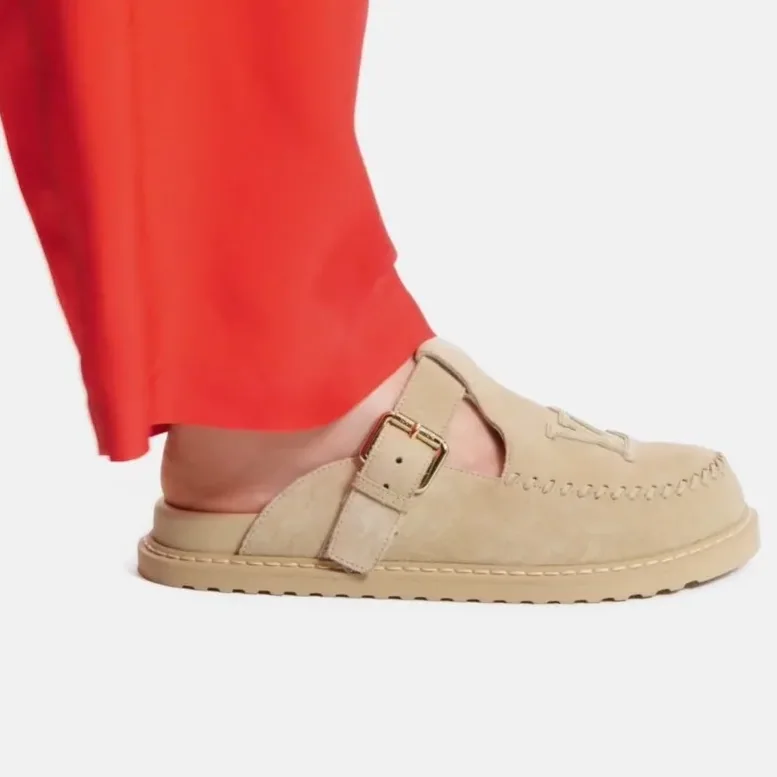 Louis Vuitton Colorado Closed Mules Sable Beige 1AK2O3 Louis Vuitton Colorado Closed Mules Sable Beige 1AK2O3