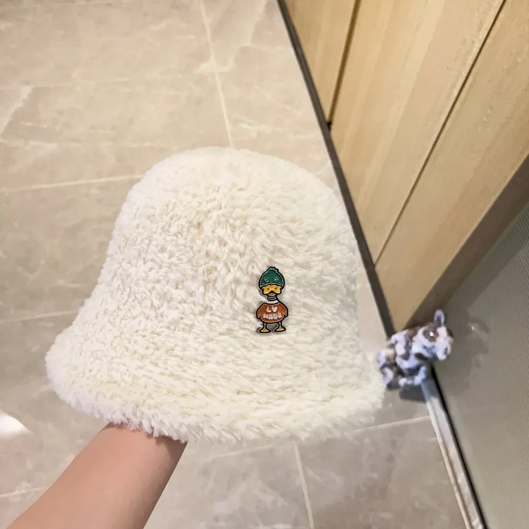 Louis Vuitton Duck Beanie LV White Louis Vuitton Duck Beanie LV White
