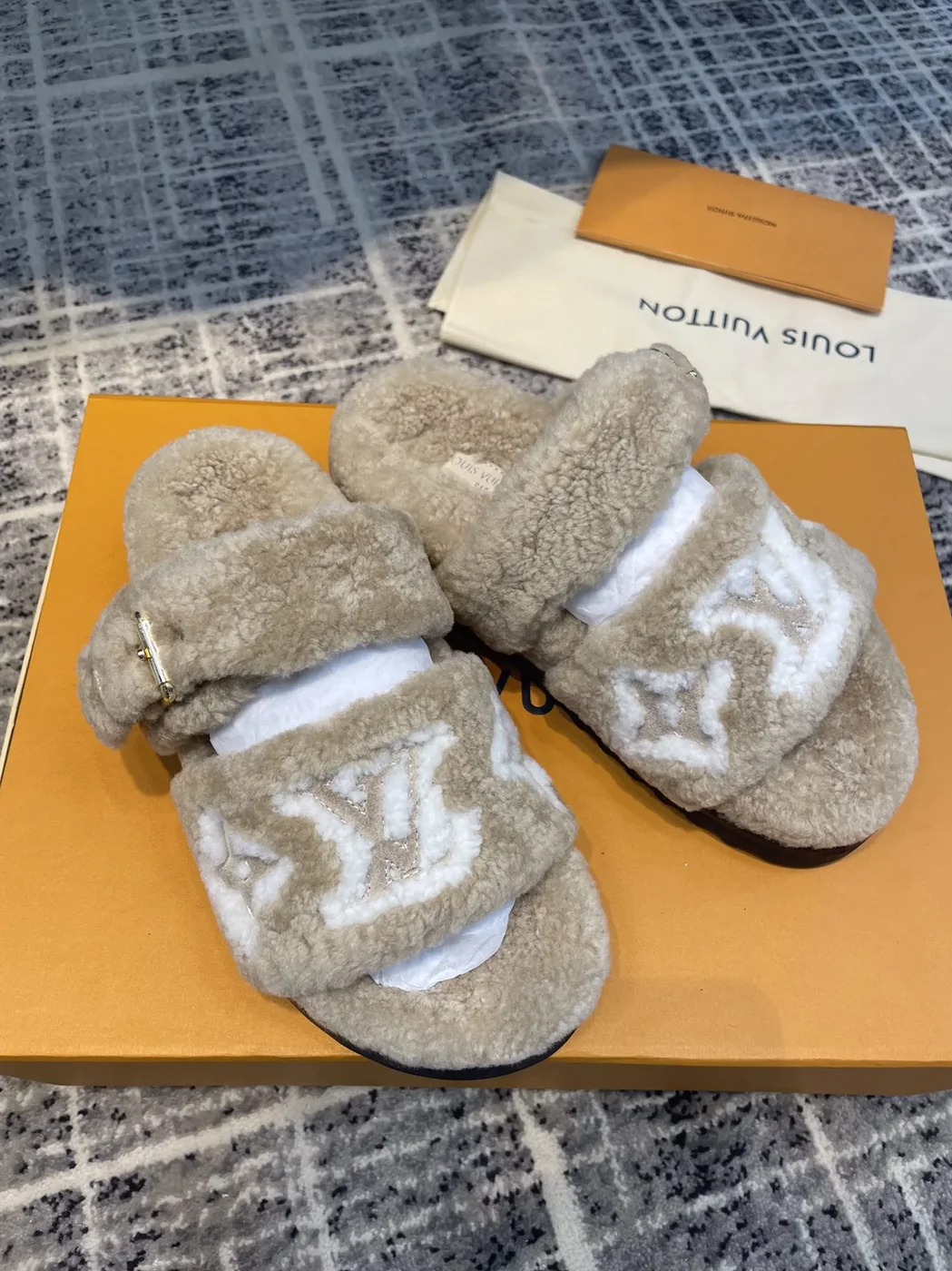 Louis Vuitton Paseo Flat Comfort Mule Grey for Women Louis Vuitton Paseo Flat Comfort Mule Grey for Women