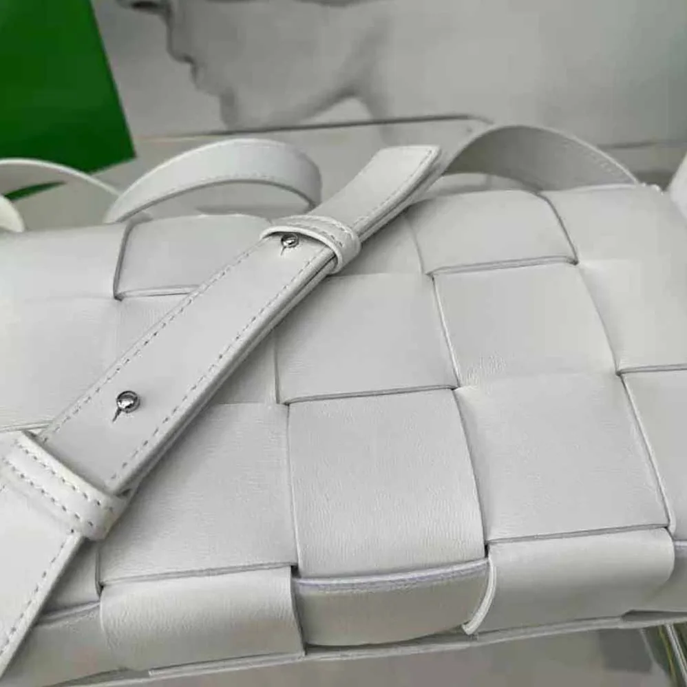 Bottega Veneta Cassette Intreccio Leather Cross-Body Bag for Women in White Bottega Veneta Cassette Intreccio Leather Cross-Body Bag for Women in White