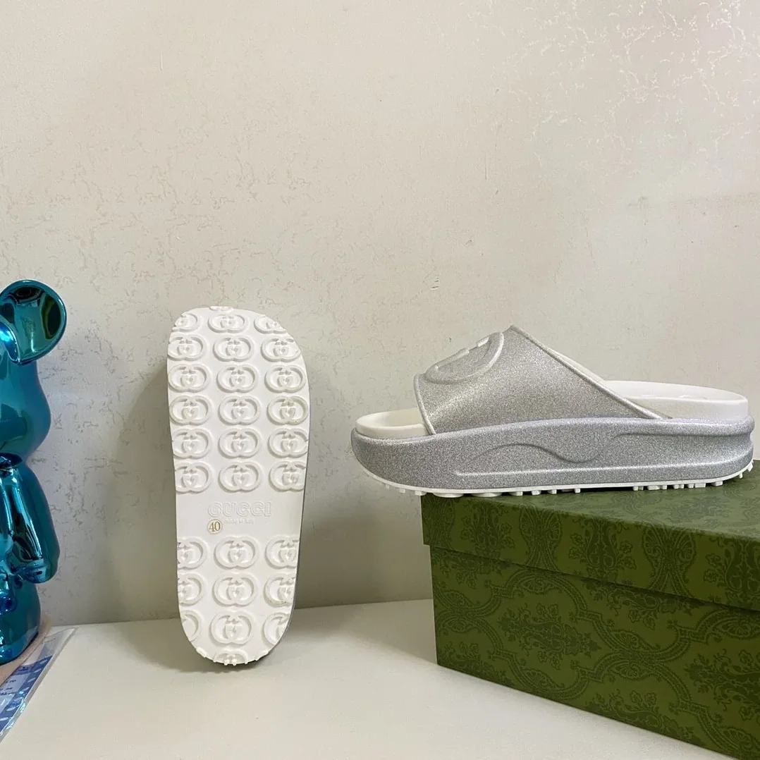 Gucci Interlocking G Slide Sandal Silver