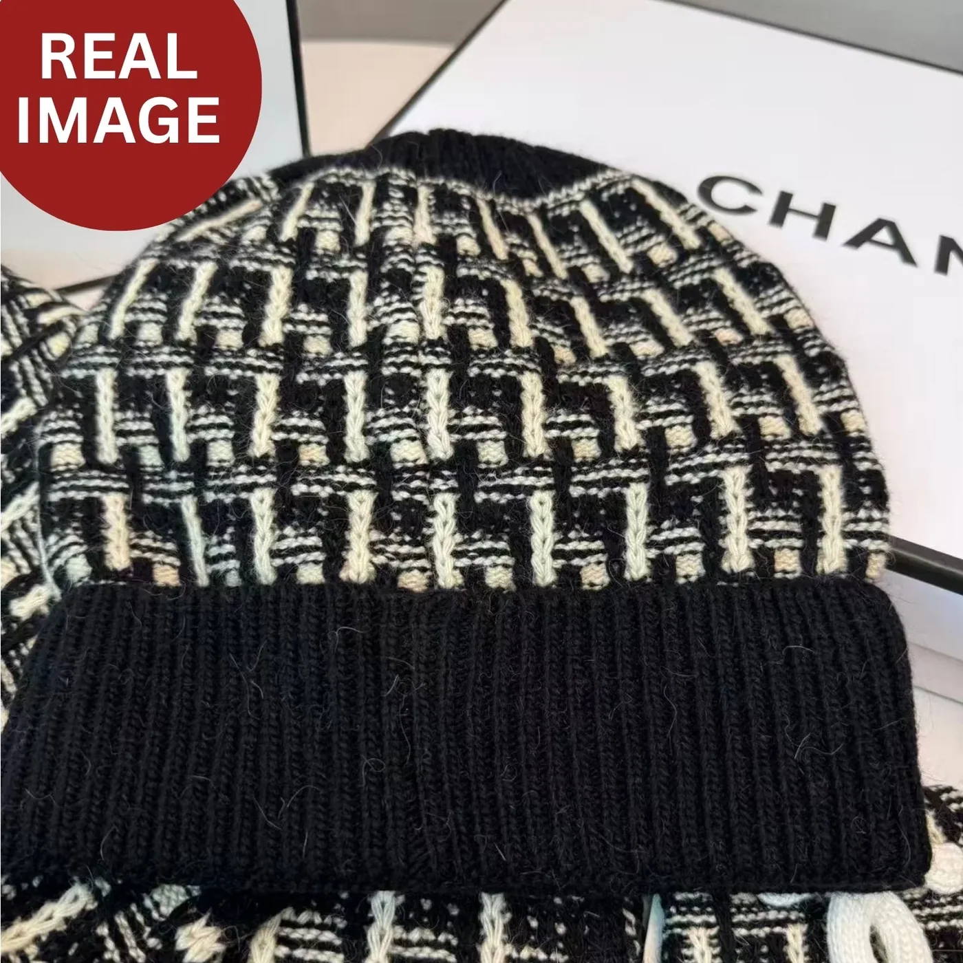 Chanel Winter Set Hat, Scarf And Gloves Black