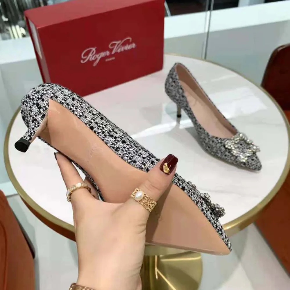 Roger Vivier Flower Strass Buckle Pumps in Fabrics for Women Roger Vivier Flower Strass Buckle Pumps in Fabrics for Women